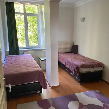 Kirecburnu Mahallesinde Deniz Manzarali Esyali Istanbul